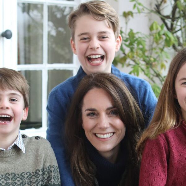Kate Middleton's Mother's Day photo: Four hidden signs that image was allegedly 'edited'